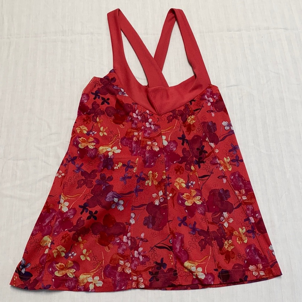 Kuhl Tank Top. Small. Built in bra. Red Floral.